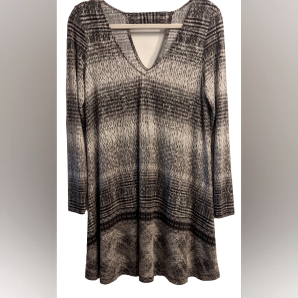 EUC TART black white grey gradient deep V neck long sleeve top back cut out - Picture 1 of 12